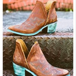 *NWT size 8 booties*